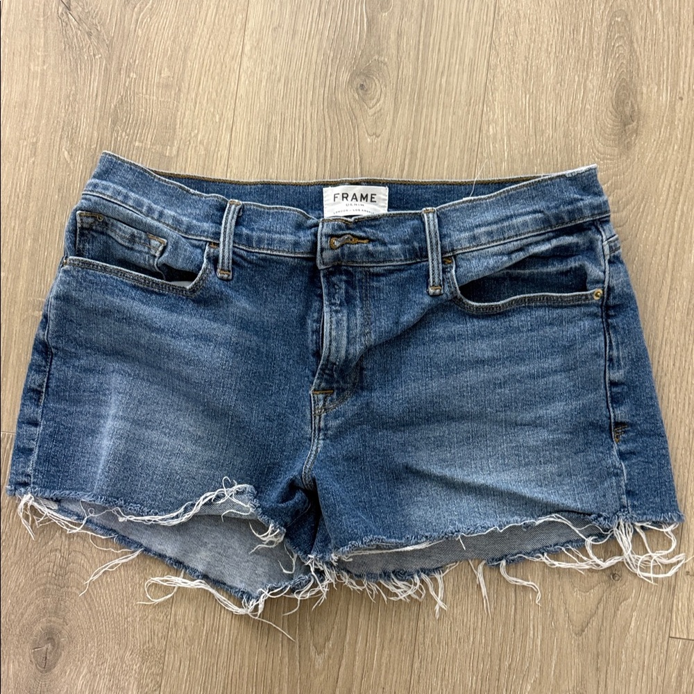 Frame Le Cut off denim shorts